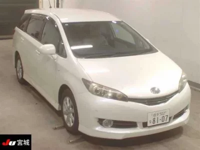 Toyota WISH  с аукциона в Японии