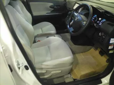 Toyota WISH  с аукциона в Японии