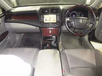Toyota CROWN лот № 8894 оценка R  с аукциона в Японии 2