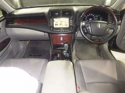 Toyota CROWN  с аукциона в Японии