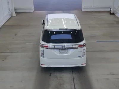 Nissan ELGRAND  с аукциона в Японии