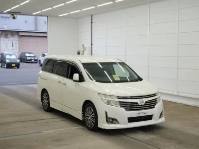 Nissan ELGRAND  с аукциона в Японии