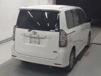 Toyota VOXY лот № 5183 оценка 3.5  с аукциона в Японии 3