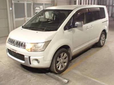 Mitsubishi DELICA D5  с аукциона в Японии