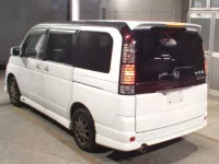 Honda STEP WAGON лот № 8913 оценка 3.5  с аукциона в Японии 1