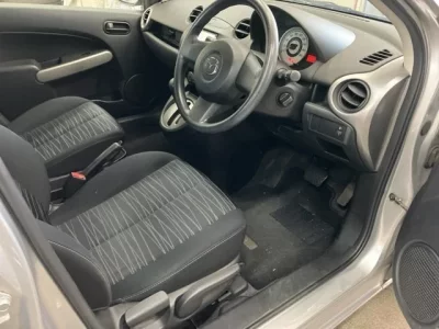 Mazda DEMIO  с аукциона в Японии