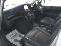 Nissan ELGRAND лот № 4073 оценка R  с аукциона в Японии 2