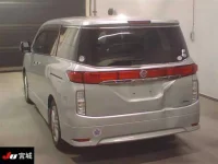 Nissan ELGRAND лот № 4073 оценка R  с аукциона в Японии 1