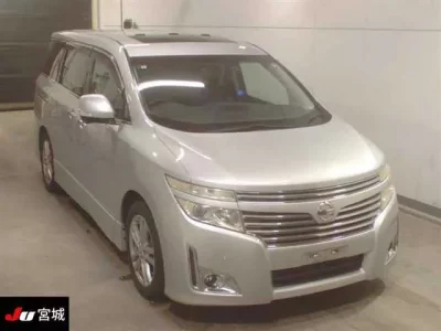 Nissan ELGRAND  с аукциона в Японии