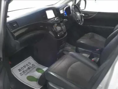 Nissan ELGRAND  с аукциона в Японии