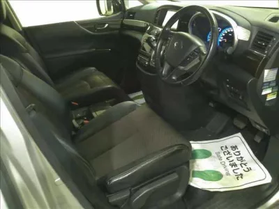 Nissan ELGRAND  с аукциона в Японии