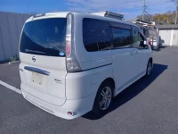 Nissan SERENA лот № 6711 оценка 3  с аукциона в Японии 3