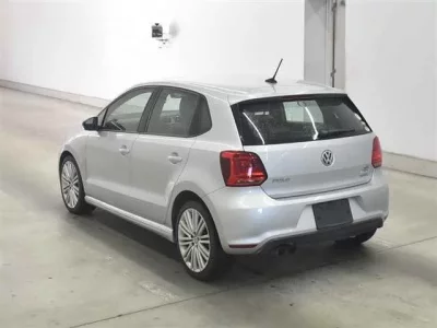 Volkswagen POLO  с аукциона в Японии
