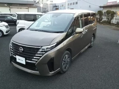 Nissan SERENA  с аукциона в Японии