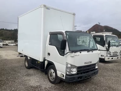Isuzu ELF  с аукциона в Японии
