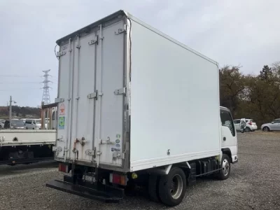 Isuzu ELF  с аукциона в Японии