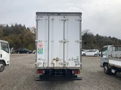 Isuzu ELF  с аукциона в Японии