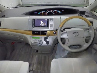 Toyota ESTIMA  с аукциона в Японии
