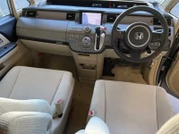 Honda STEP WAGON лот № 2581 оценка 4  с аукциона в Японии 4