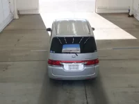 Honda STEP WAGON лот № 2581 оценка 4  с аукциона в Японии 2