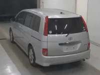 Toyota ISIS лот № 5236 оценка 3.5  с аукциона в Японии 1