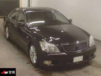 Toyota CROWN  с аукциона в Японии
