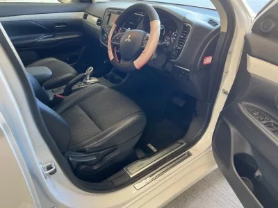 Mitsubishi OUTLANDER PHEV