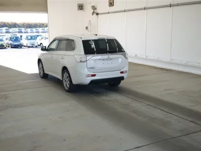 Mitsubishi OUTLANDER PHEV