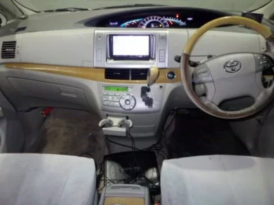 Toyota ESTIMA  с аукциона в Японии