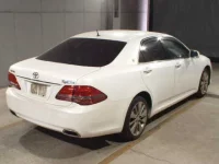 Toyota CROWN лот № 8972 оценка 3.5  с аукциона в Японии 4