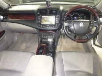 Toyota CROWN лот № 8972 оценка 3.5  с аукциона в Японии 2