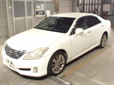Toyota CROWN  с аукциона в Японии