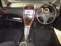 Toyota AURIS лот № 8979 оценка R  с аукциона в Японии 2