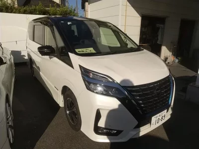 Nissan SERENA  с аукциона в Японии