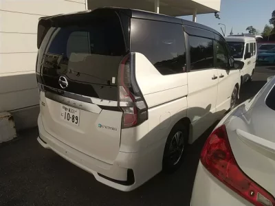 Nissan SERENA  с аукциона в Японии