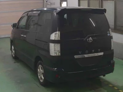 Toyota VOXY  с аукциона в Японии
