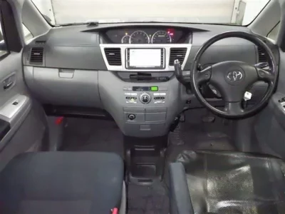 Toyota VOXY  с аукциона в Японии