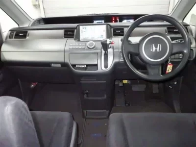 Honda STEP WAGON  с аукциона в Японии