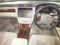 Toyota CROWN лот № 9015 оценка 3  с аукциона в Японии 2