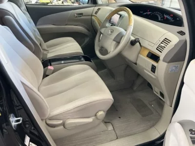 Toyota ESTIMA  с аукциона в Японии