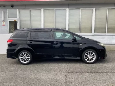 Toyota WISH  с аукциона в Японии