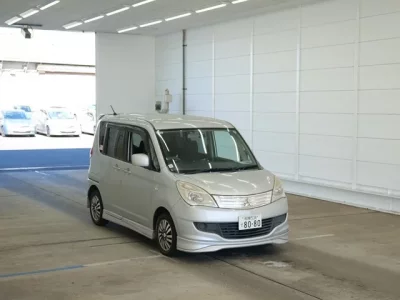 Mitsubishi DELICA D2