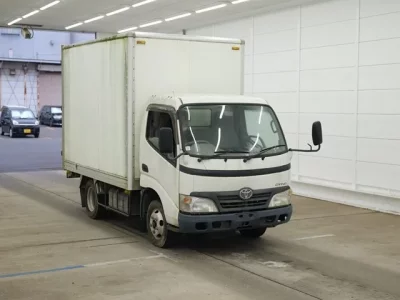 Toyota DYNA  с аукциона в Японии