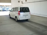 Toyota NOAH лот № 2641 оценка 3  с аукциона в Японии 1