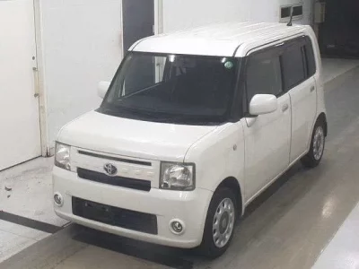 Toyota PIXIS SPACE