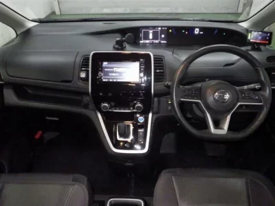 Nissan SERENA  с аукциона в Японии