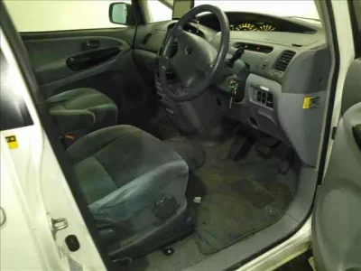 Toyota ESTIMA  с аукциона в Японии