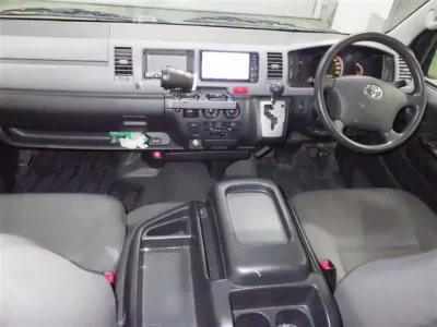 Toyota HIACE  с аукциона в Японии