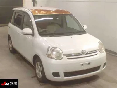 Toyota SIENTA  с аукциона в Японии