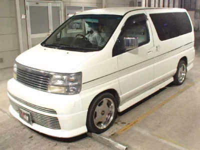 Nissan ELGRAND  с аукциона в Японии